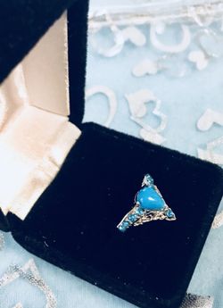 Woman fashion jewelry silver turquoise ring