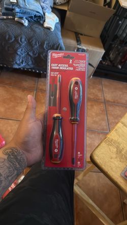 1000v insulated slim tip screw driver set.