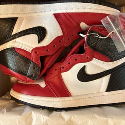 Air Jordan 1 High OG - Satin Snake Chicago