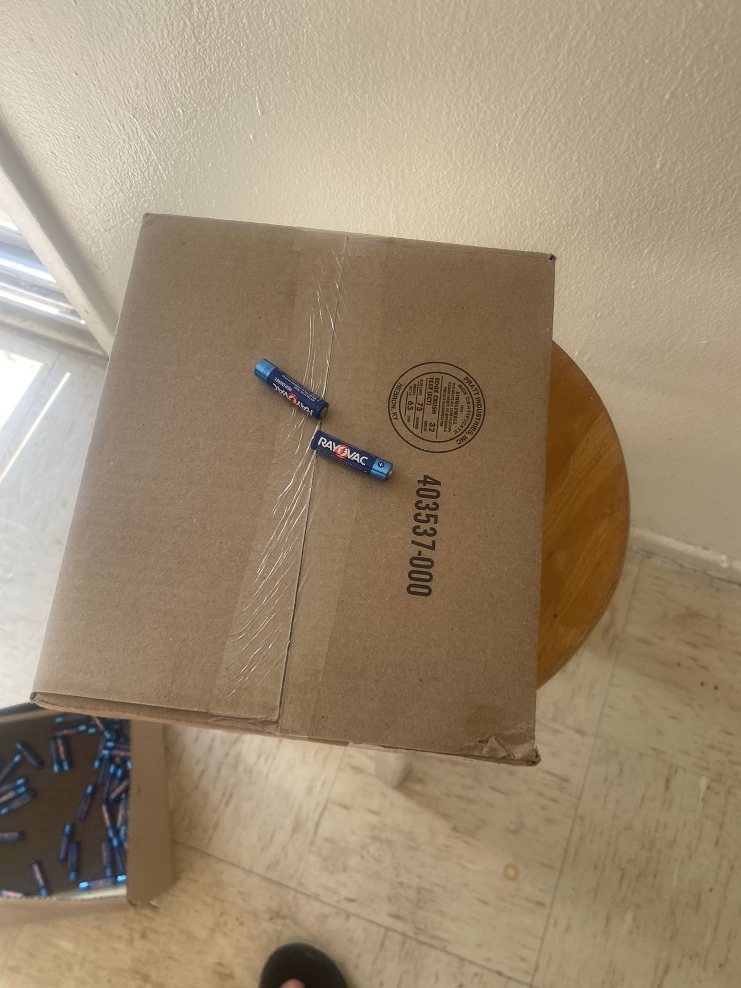 $400 The Box Have 500 BATTERIES INSIDE