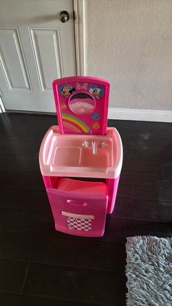 Minnie mouse vanity