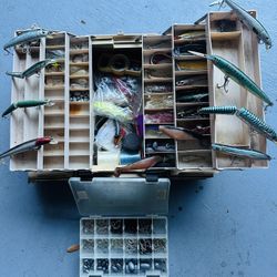 Assorted fishing hooks