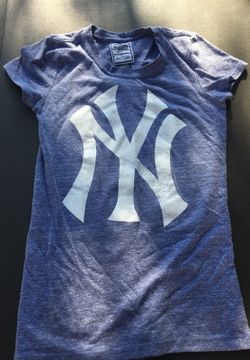 PINK NY Yankees tee size X-SMALL