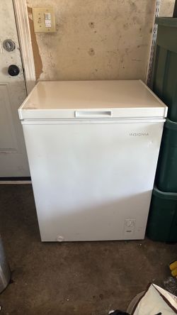 Insignia freezer