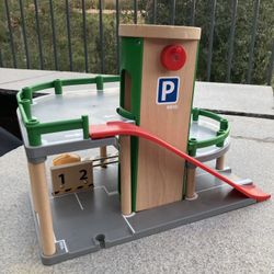 Brio Parking Garage Railway Accessory 