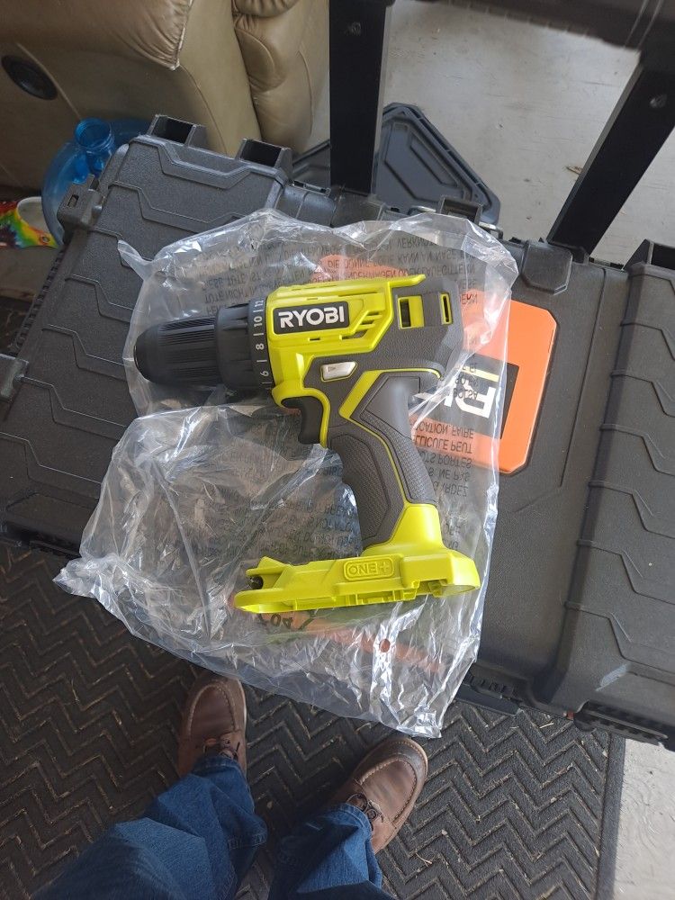 Royobi 18v, One+ Drill Driver