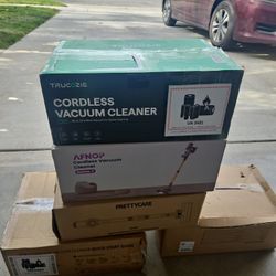 CORDLESS VACUUM  CLEANER 