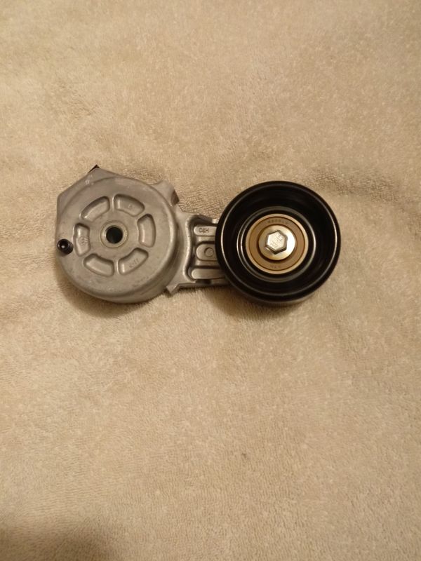 Toyota 4Runner/Tacoma/Tundra Tensioner w/Pulley for 3.4L for Sale in