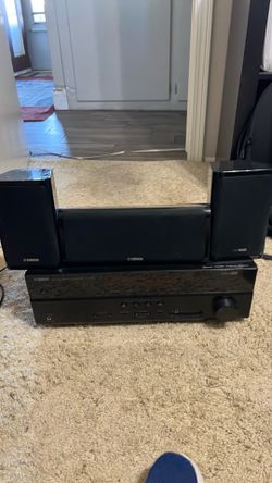 Yamaha RX-V379 - Read Description