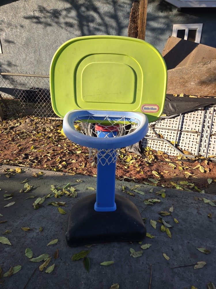 little tikes basketball court