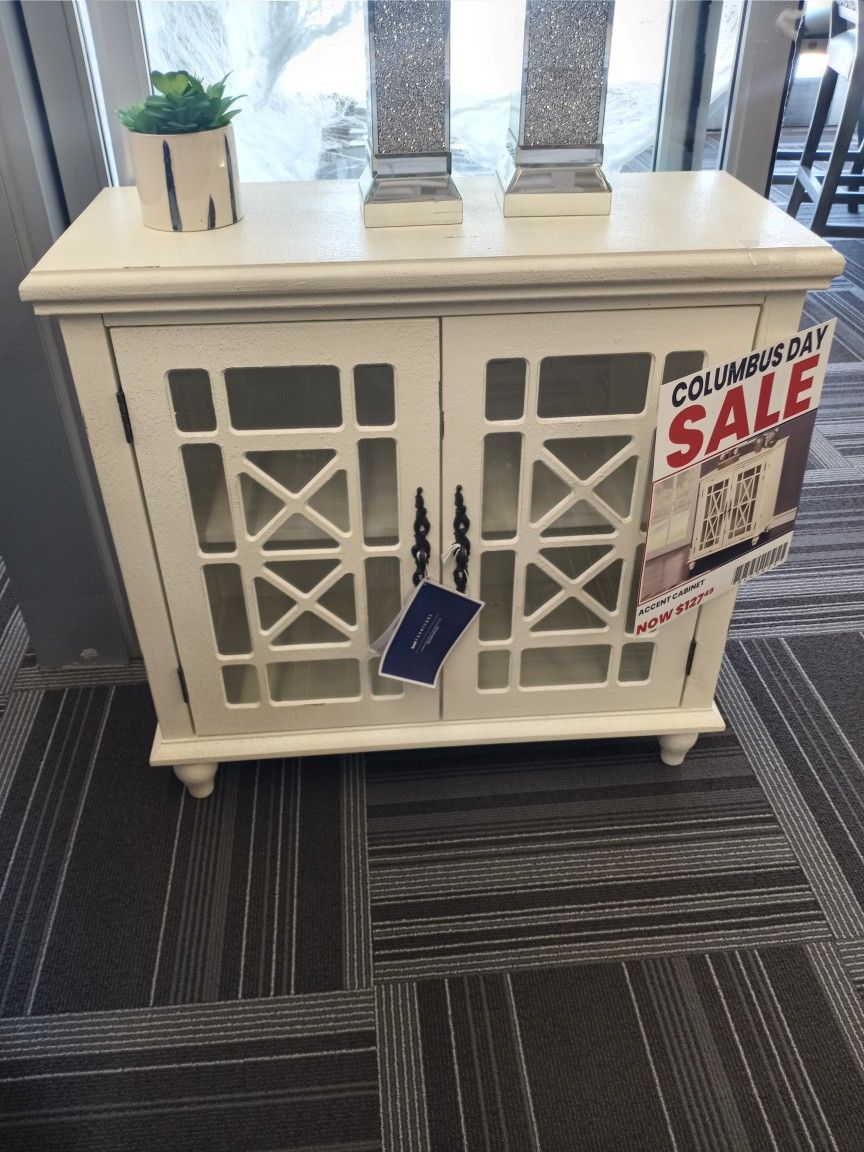 Accent Cabinet 