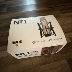Rhode NT1 5th Generation Silver Studio Condensir Microphone