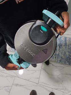 Art Cook Waffle Maker Teal and Stainless