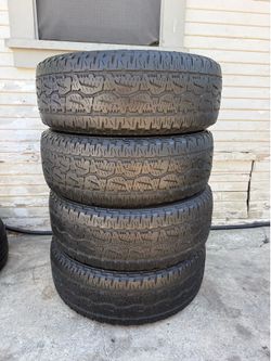 Set Bridgestone 265/65/18 Dueler A/T Revo 3 Tires