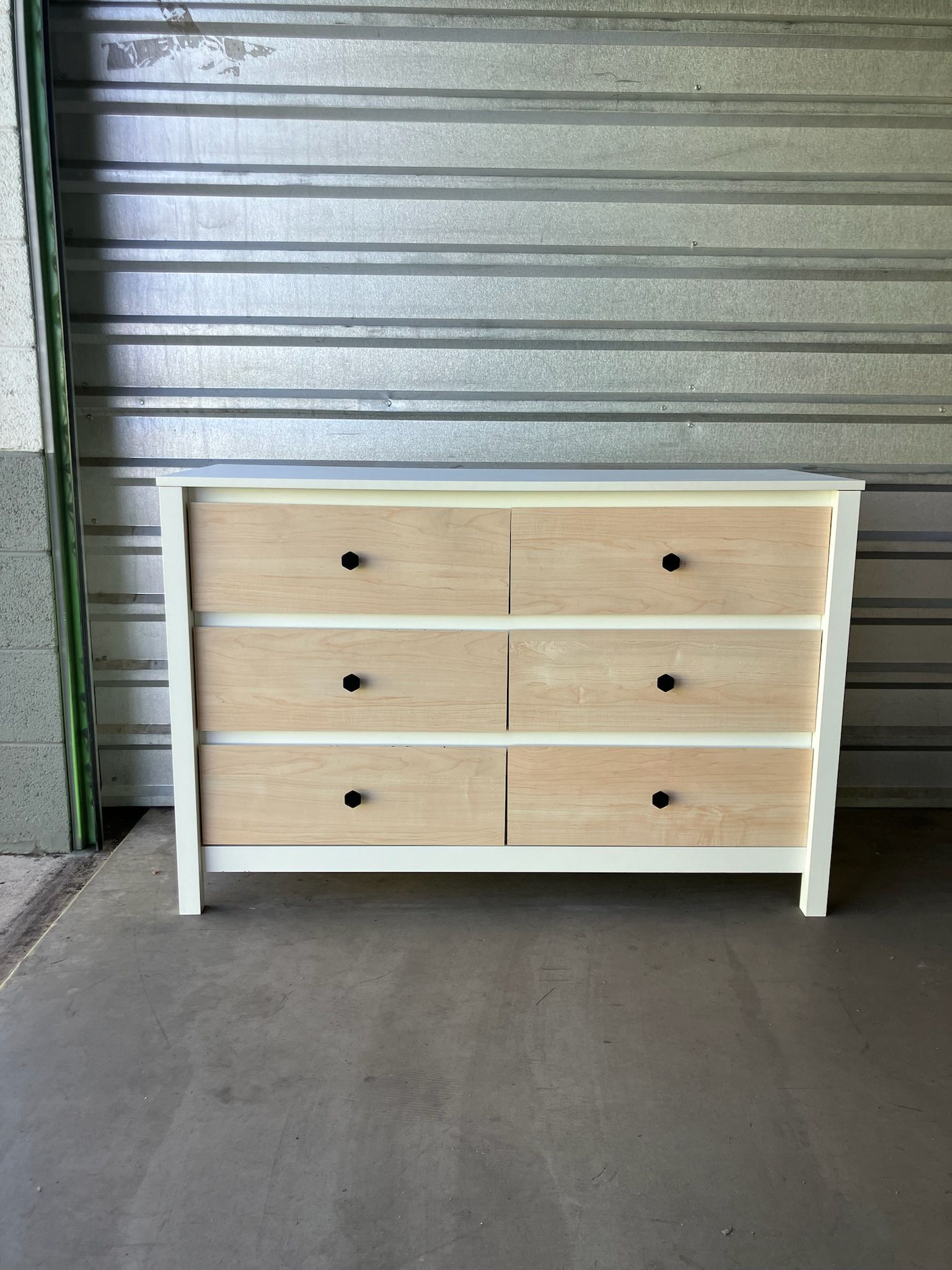 White & Wood 6 Drawer Dresser