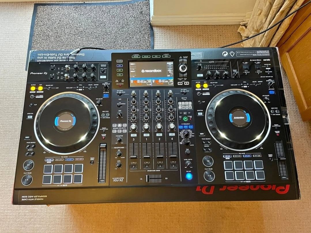 Pioneer-XDJ-XZ and Magma Control Case