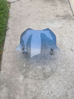 Motorcycle wind screen