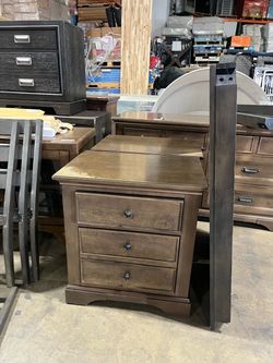 Wooden nightstand 2-drawer