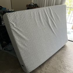 SERTA EZ TOTE 10 Matress Full Size