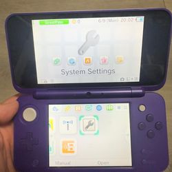 Nintendo  2DS XL