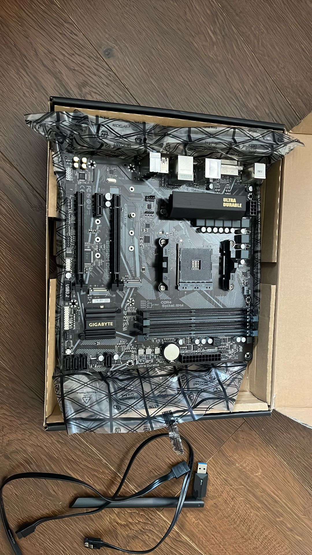 Gigabyte B550M DS3H