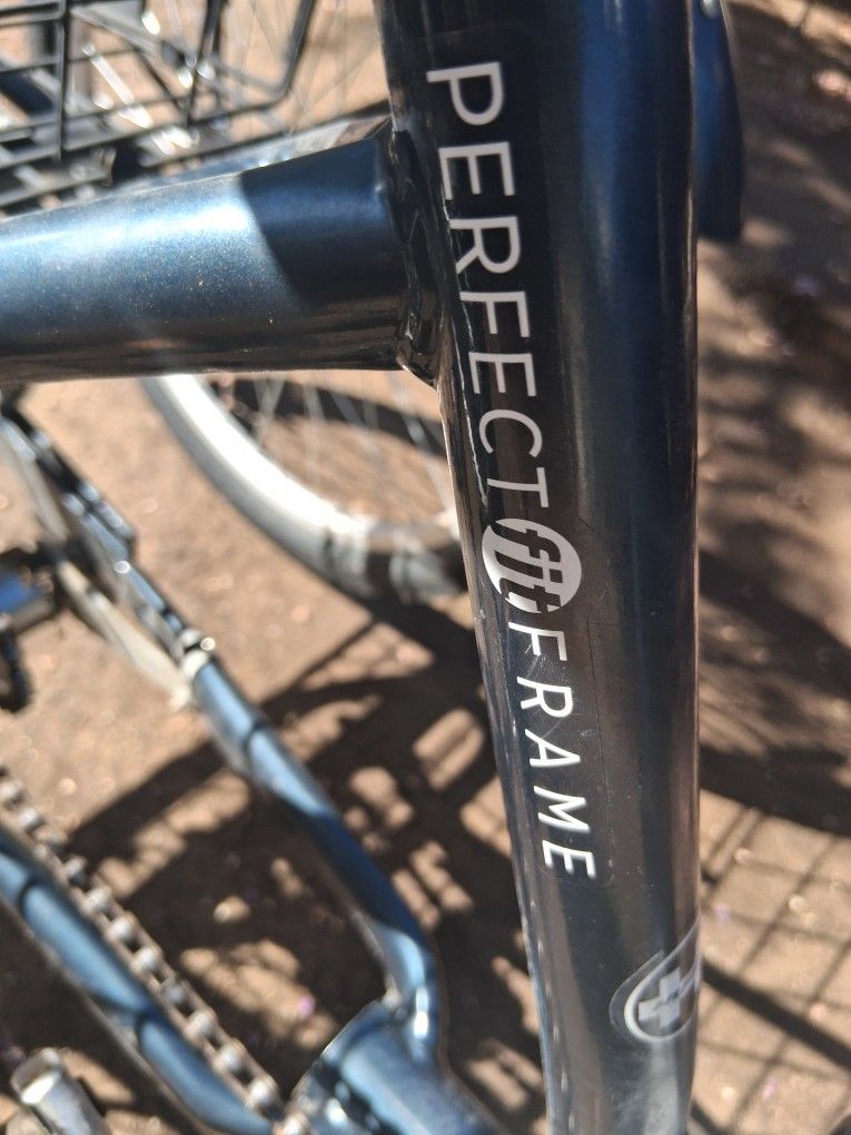 Three wheel bicycle