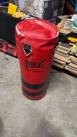 Everlast Choice Of Champions Boxing Bag Red