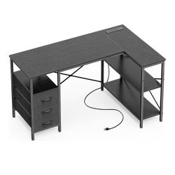 NEW Gaming Desk (1month)