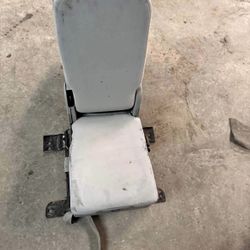 2007.5-13 chevy silverado / gmc sierra jump seat / console