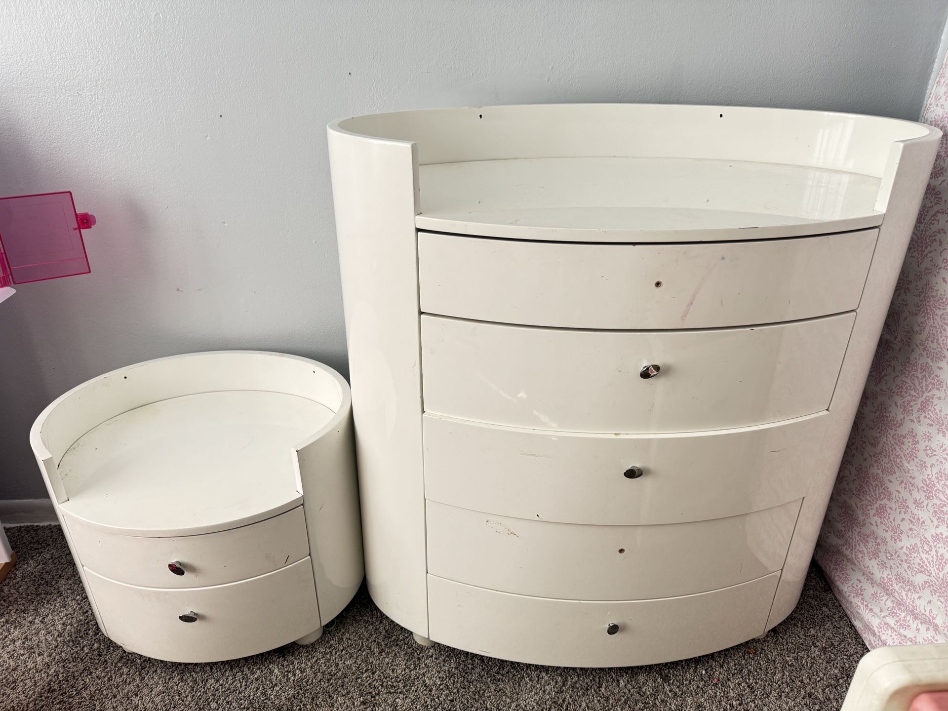 Free!! 3 Piece Dresser