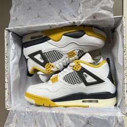 Air Jordan 4 Retro – Women’s 7.5 (Brand New)