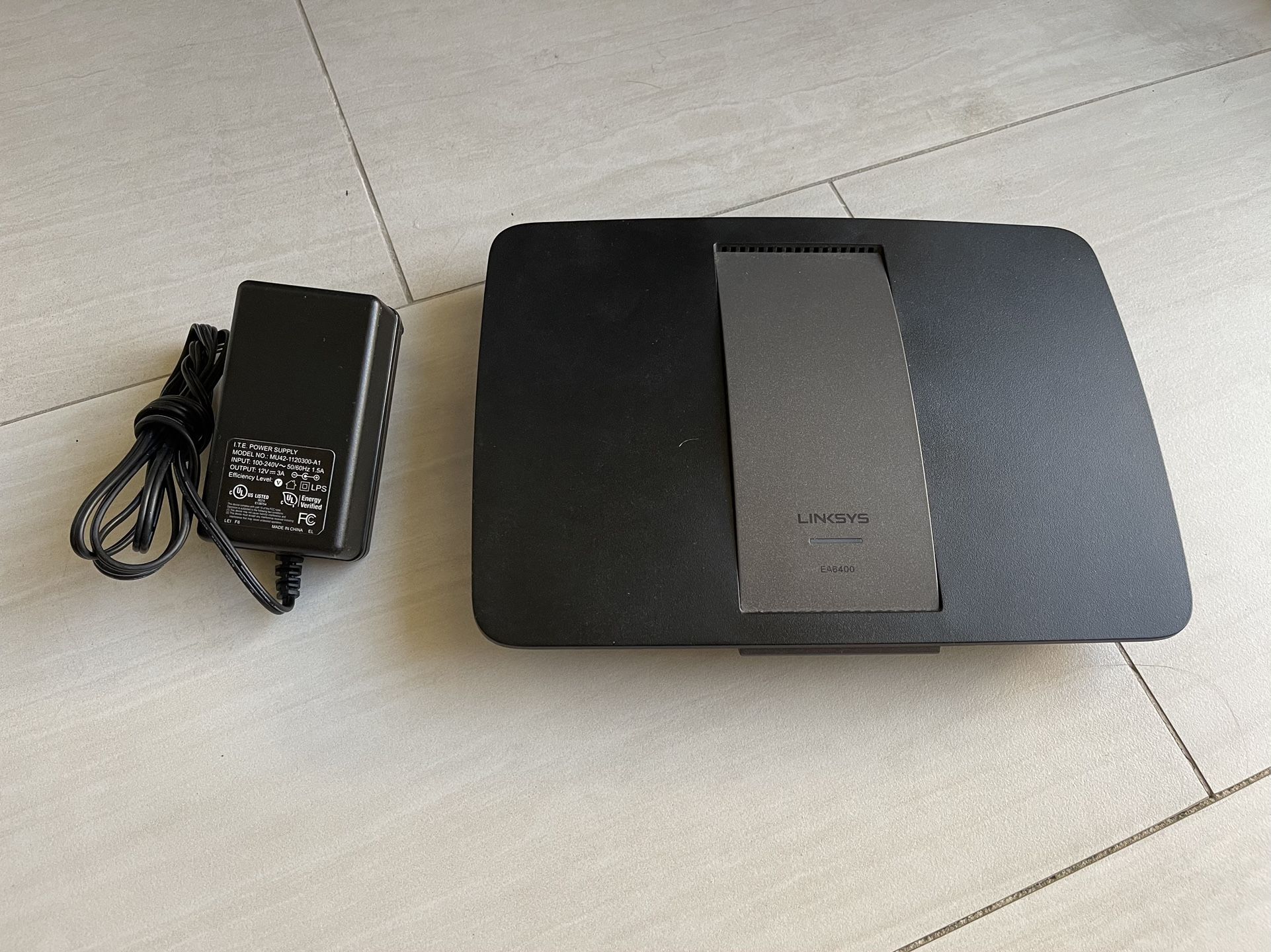 Linksys EA6400 AC1600 Dual-Band Smart Wi-Fi Router