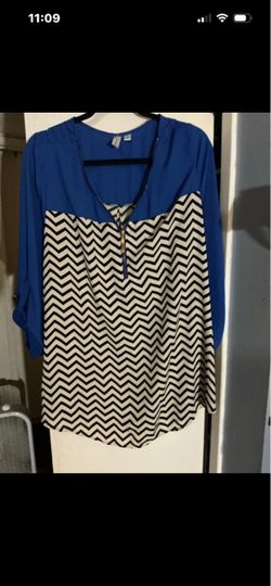 Blue Chevron Print Zip-Up Blouse