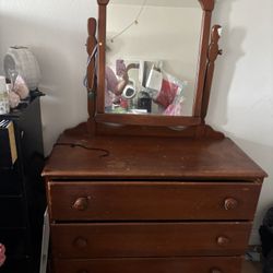 Dresser With Mirror 