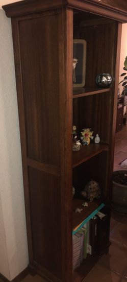 World market book case