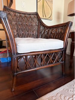 Unique Wicker Pier 1 chair - like new condition (barely used)