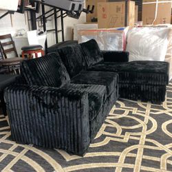 New Corduroy Sectional Couch with Chaise! Free Delivery 🚚! 