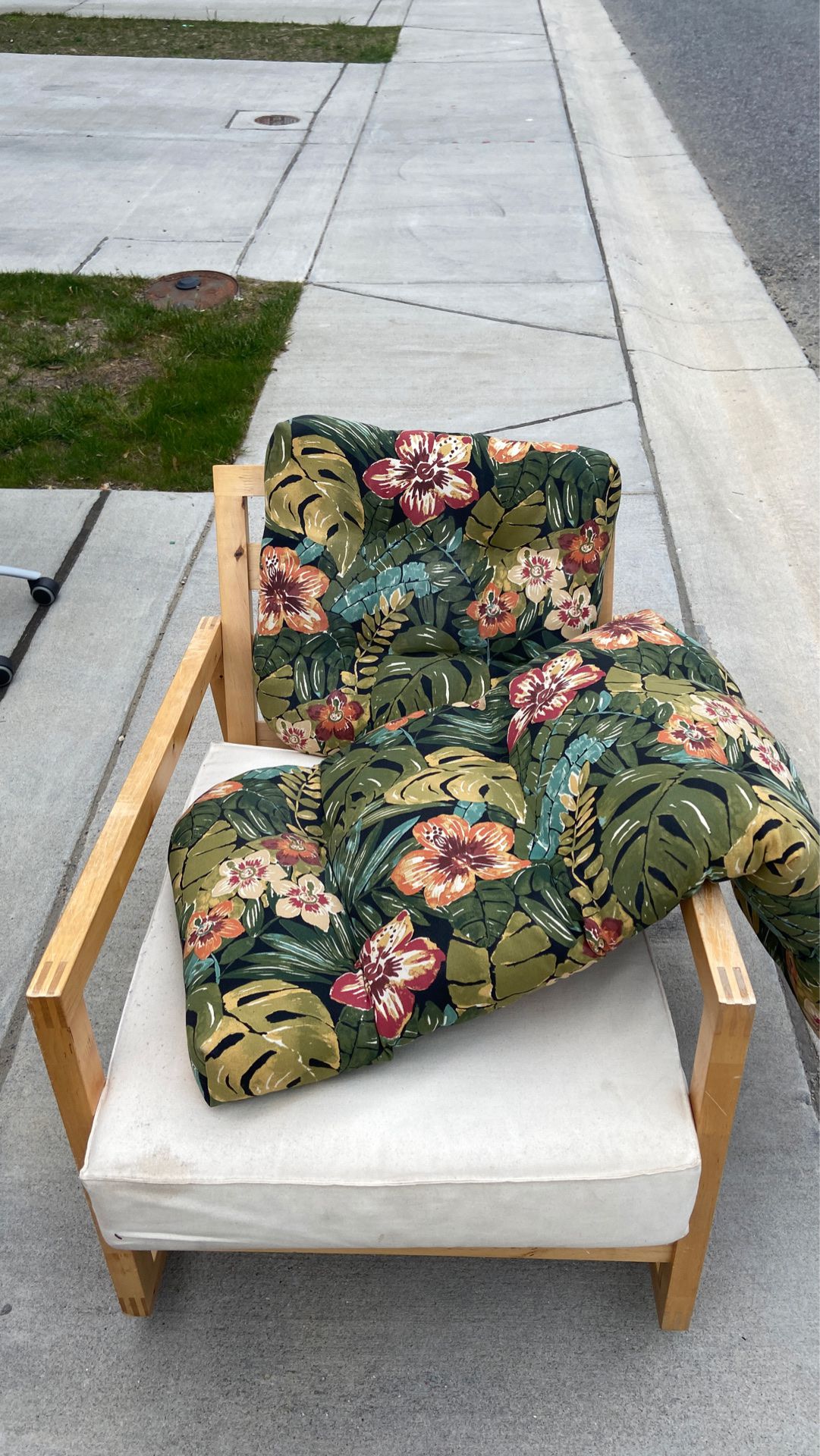 Rocking lounge chair + Extra cushions
