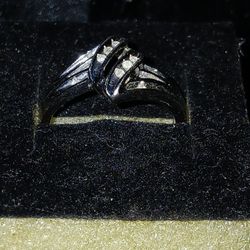10k White Gold Diamond Ring 