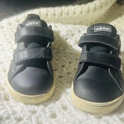 Nice Adidas boy shoes size 8C, pick up near Tully and Monterey Rd SJ CA 95112.