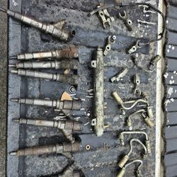 2005 Chevy Duramax Fuel Injectors Low Miles 