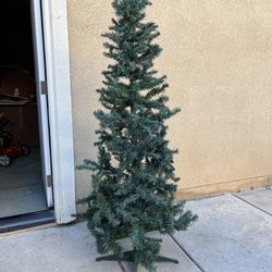 FREE 5’ 5” Artificial Christmas Tree 