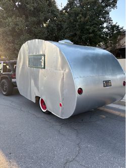 Camping trailer
