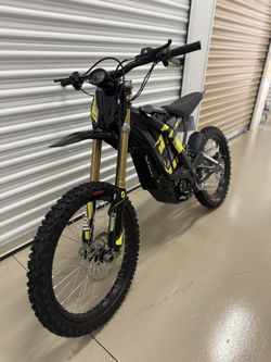 2025 Surron Light Bee X - Brand new/0 miles