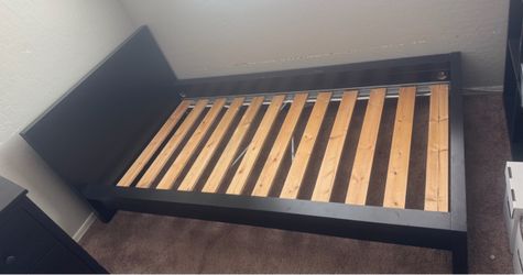 Black wood twin bed