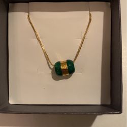 Necklace New Gold With Pendant Jade Green And Gold - Don’t Know Much About This Piece