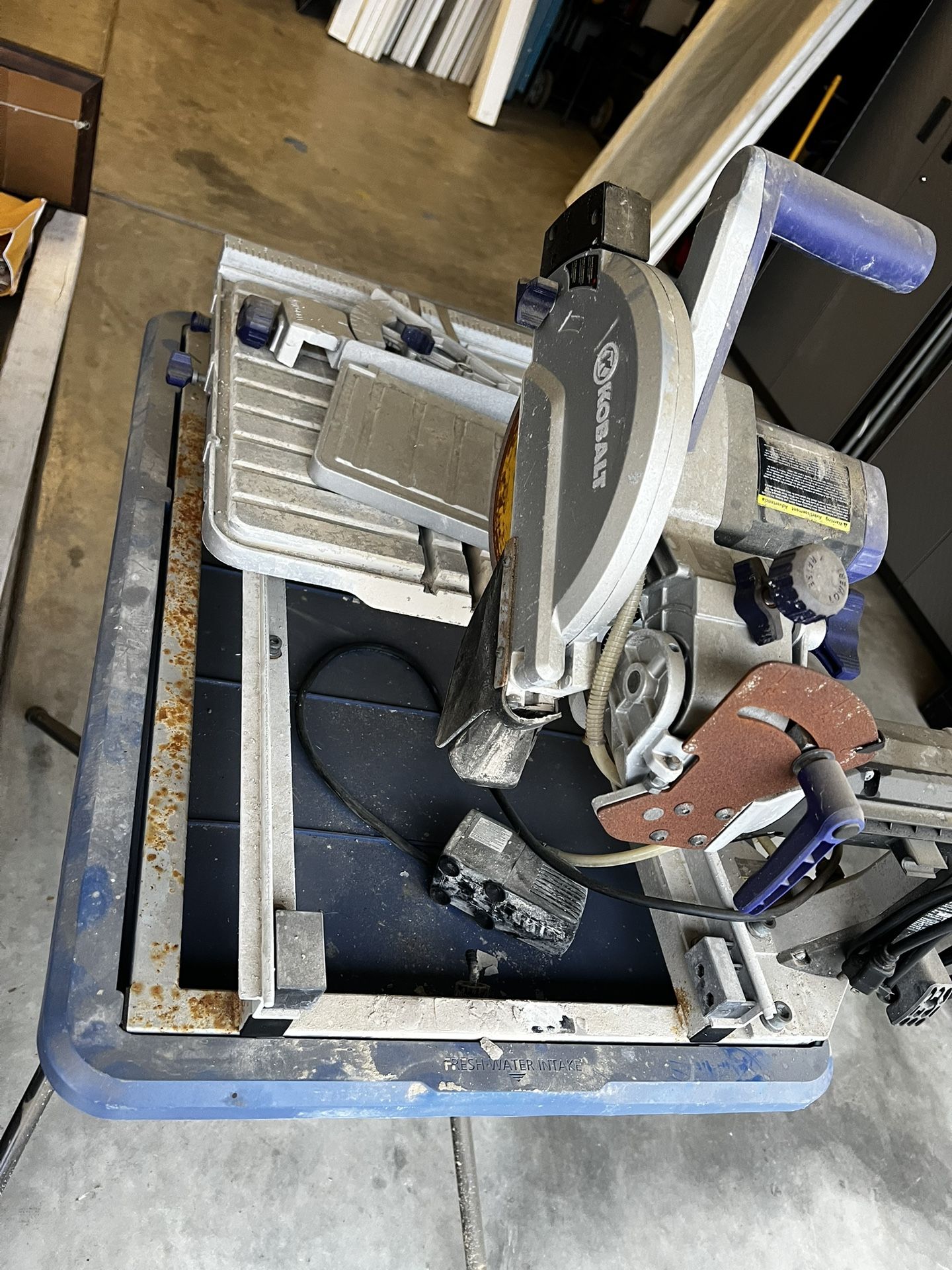 Tile Cutting Machine 