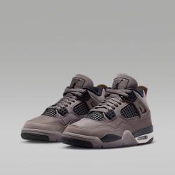 Air Jordan 4 Retro Cave Stone and Black (Size 5.5 in big kids )