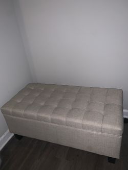 Bed bench with storage