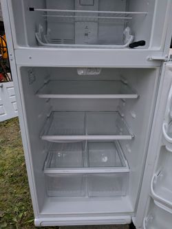 FRIGIDAIRE REFRIGERATOR